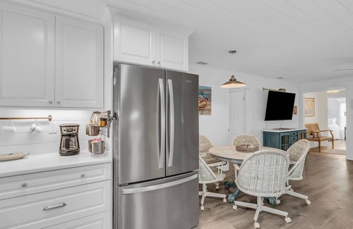 Ono Island House | Bear Point Retreat with Coastal Charm