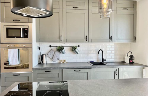 Beausoleil Condo | This condominium is a 2 bedroom(s), 1 bathrooms, located in Beausoleil (06240), AL.