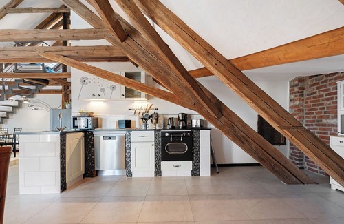 Schirgiswalde-Kirschau Apartment | Holiday Apartment 'Haus Madlen' with Mountain View and Wi-Fi