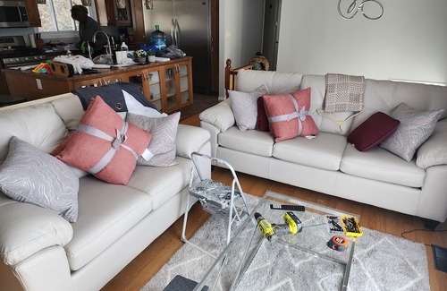 Quinte West House | 4 bedrooms, 2 bathrooms, kitchen, hot tub, huge yard, scenic view, waterway .