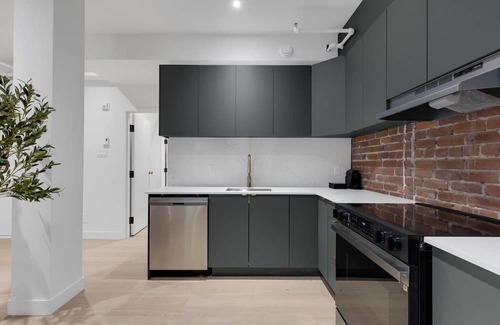 Cite Multimedia Apartment | Mercer-2 Bedrooms 2bath- Free parking