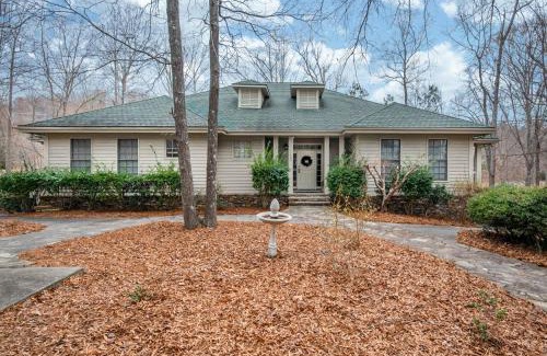 Chapel Hill Apartment | The Clubhouse Hideaway - The Fairway