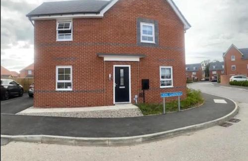 Leyland House | Luxurious Leyland Retreat with 5 Bedrooms
