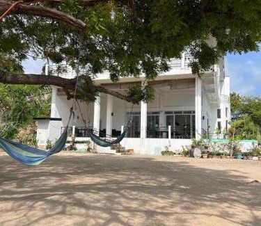 Lian Apartment | Clipper View Beachfront Calatagan cel