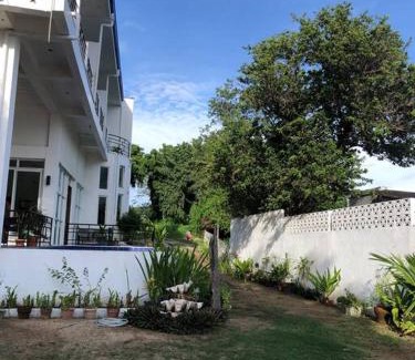 Lian Apartment | Clipper View Beachfront Calatagan cel