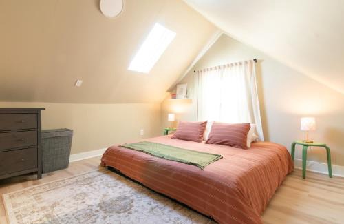 Detroit - Shoreway House | The Birdhouse Ohio City home