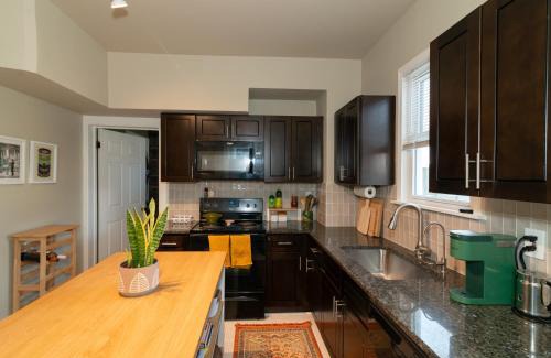 Detroit - Shoreway House | The Birdhouse Ohio City home