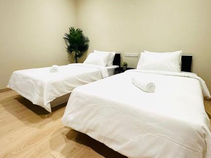 Kampung Selayang Pandang Hotel | Swing & Pillows - Selayang KL