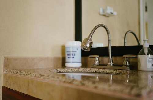 Primo Tapia Hotel | Guzman Suites