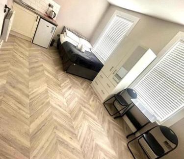 Wealdstone House | Harrow Guest House - Cecil HA3