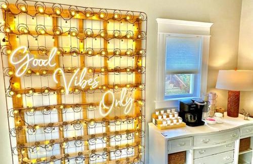 Five Points South House | Bluebird: Massive 5 bdrm ~ Hammock ~ Kids paradise