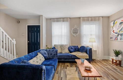 Gayborhood Apartment | 1131 Spruce 3 INACTIVE