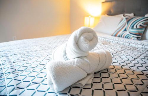 Civic Core Apartment | Heart of Downtown / Pool - Jacuzzi