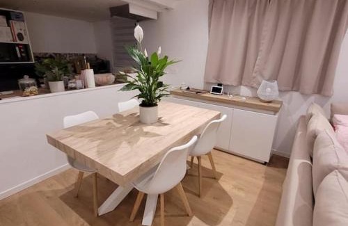 Livry-sur-Seine House | Maisonnette en lisière de forêt