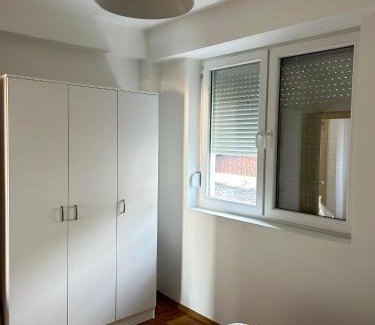 Kisela Voda Apartment | Modern Apartment with Panoramic City Views