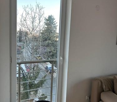 Kisela Voda Apartment | Modern Apartment with Panoramic City Views