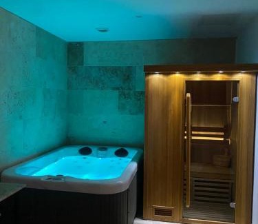 Saint-Victoret Bed & Breakfast | Cote spa suite nord