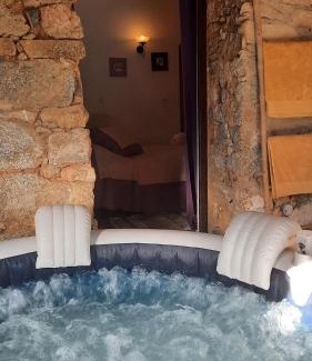 Calvi Bed & Breakfast | chambre love romantique avec spa privée