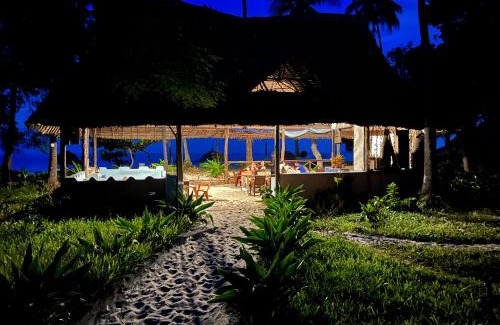 Mafia Island Bed & Breakfast | New Afro Beach Bungalows