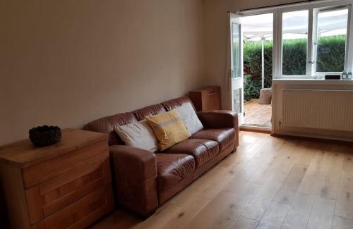 Victoria Apartment | Modern/functional 3-bedroom apartment with garden