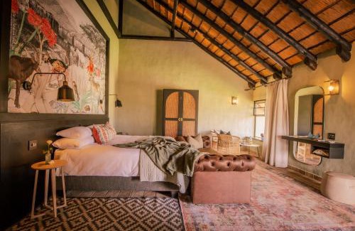 Windhoek Cabin | Okapuka Safari Lodge