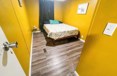 Crane Hill House | Pet Friendly! Lakefront - Crooked Creek Retreat