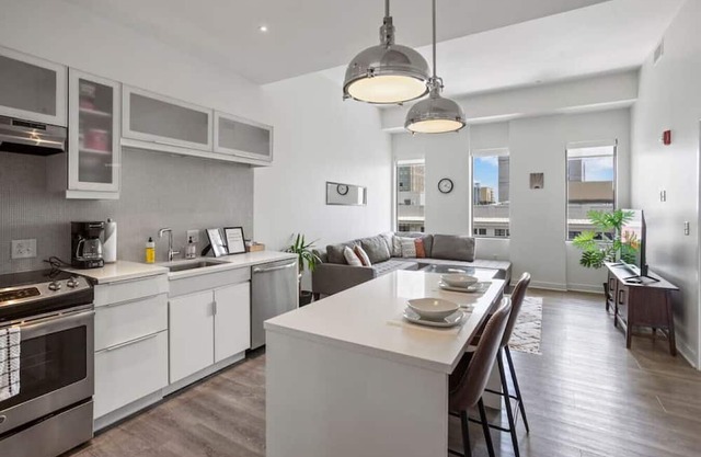 ✪ 20th Floor Views Beautiful Modern 1 bed ✪