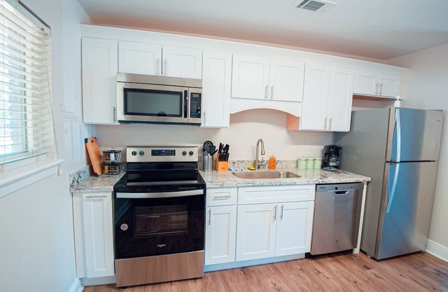 💥👣WALK 2 SHORES | 2BR SLEEPS 6 & NEARBY CASINOS