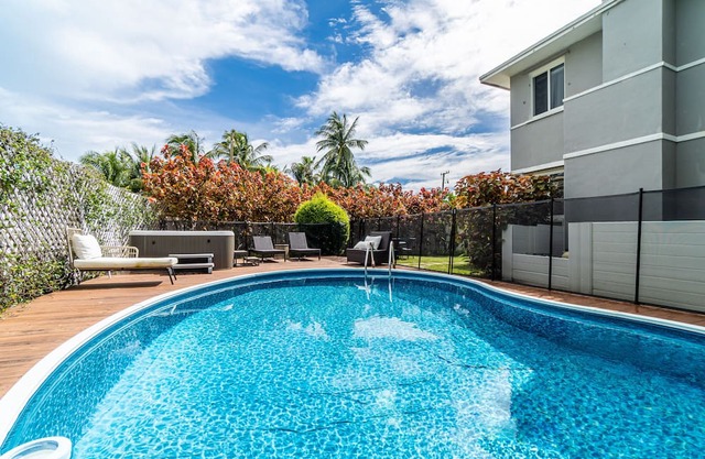 Villa Aqua Royal huge 6BD Heated pool jacuzzi BBQ