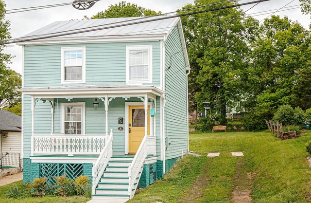 Green on New - Central Location and Staunton Charm