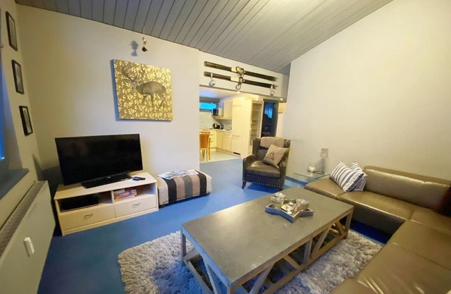 2 x great Sankt Anton ski apartments. 3min walk to all main lifts/ski school