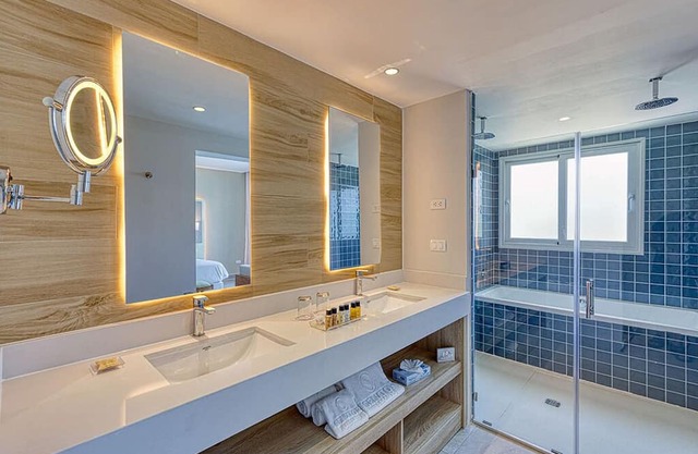 All-Inclusive Premium Junior Swim Up Suite at Senator Puerto Plata Resort