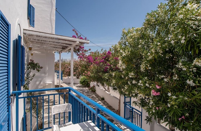 Studio Apartment 'Livadia Seaside Studios 10' with Shared Terrace, Wi-Fi and Air Conditioning