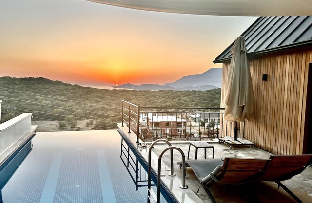 2 bedroom villa with private pool and great views