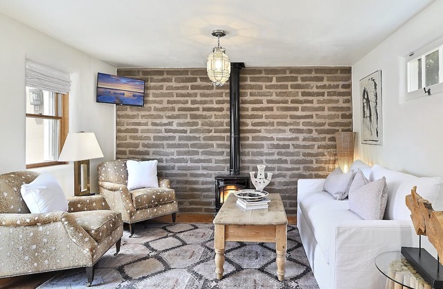 Dos Hermanas Casita 2 | Cozy Downtown | 1BR/1BA