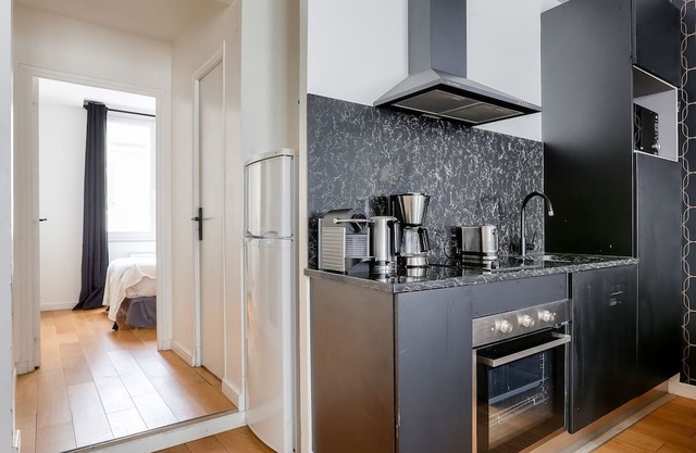 Urban Flat 96 - Pretty Parisian Flat near Montorgueil