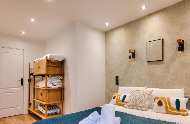 Urban Flat 103 - Spacious Flat near Grands Boulevards