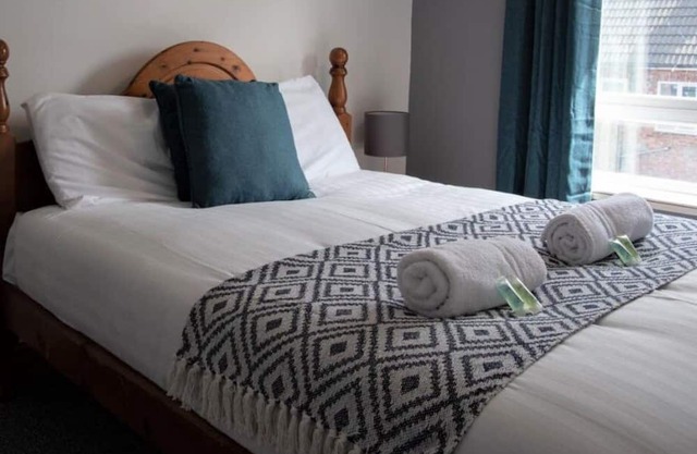 City Centre w/Free Parking 4 Bedroom Sleeps 6
