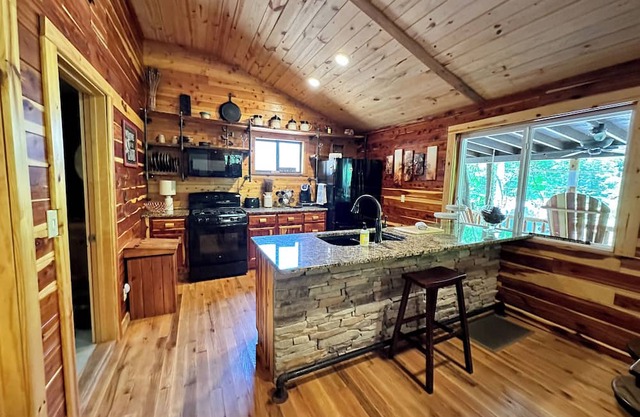 Hideaway Holler Cabin
