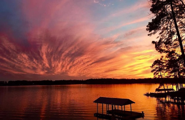 What a view of our beautiful Lake Jordan. This cabin is sure to charm you .