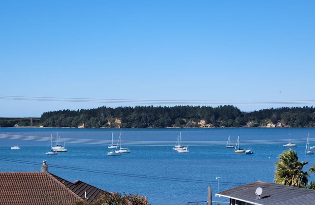 Private self contained 1 bedroom apartment Great harbour views in Omokoroa