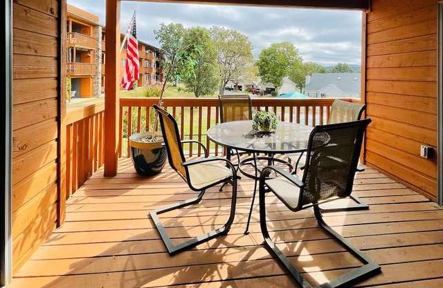 Family Owned Walk in Condo with Balcony -ramp access#6