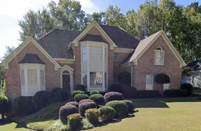 Modern 4bd/4bth home.