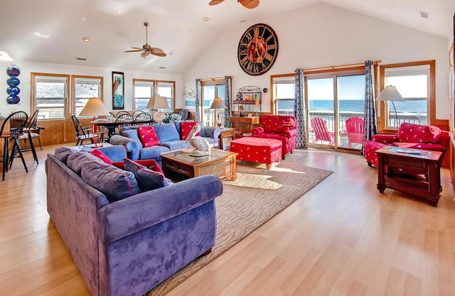 On Special - Private pool, hot tub, oceanfront and dog friendly!