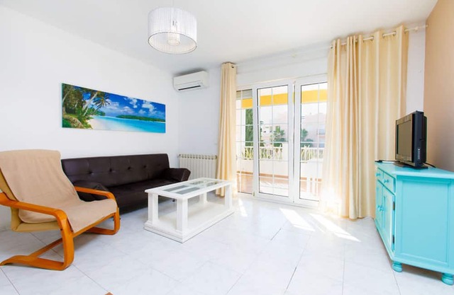 Suite Nº 5 (1 double room and 1 single room)