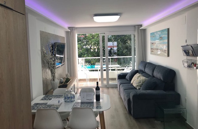 Darú Vistamar Luxur apartment, sea views, pool and beachfront