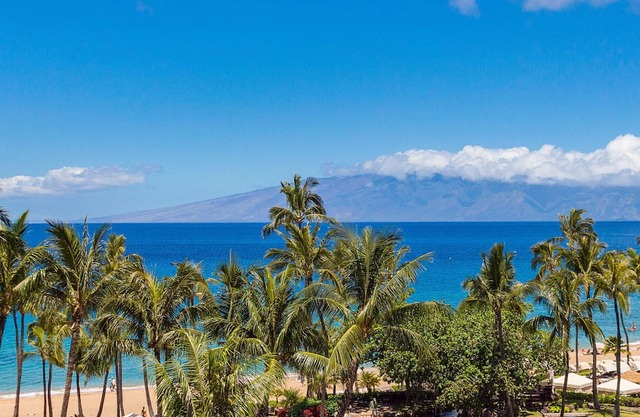 MRR Presents Kaanapali Ali'i 272 - Remodeled 7th Floor Corner 2BR w/ Partial Ocean AND Mountain Views!