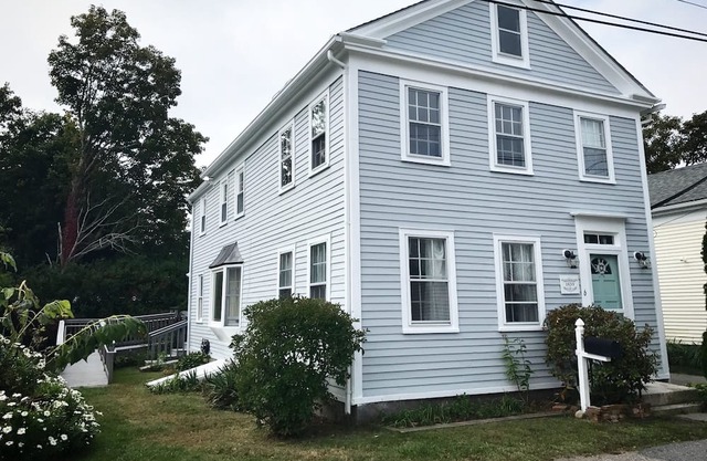 A Family Heirloom - Historic 1839 Downtown Mystic Home