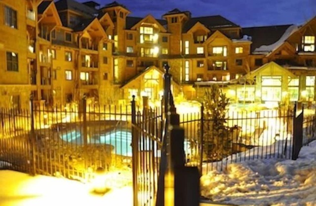 Grand Lodge on Peak 7 Lux Slopeside Ski In-Ski Out Amenities Galore Feb 17-24