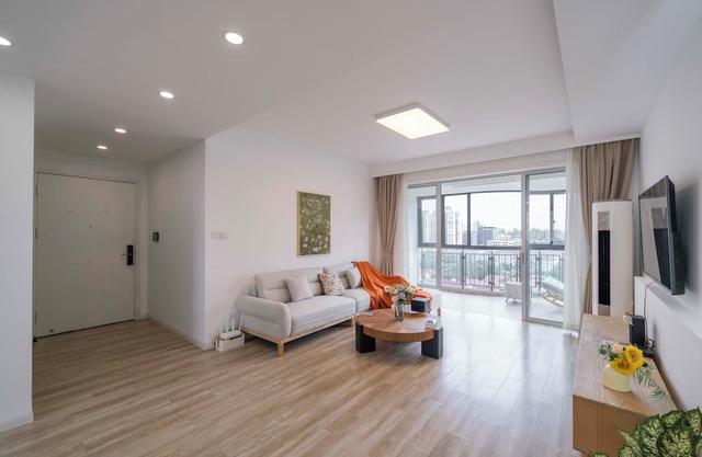 Tyms Tianshan 4BR 2BA APT Residence